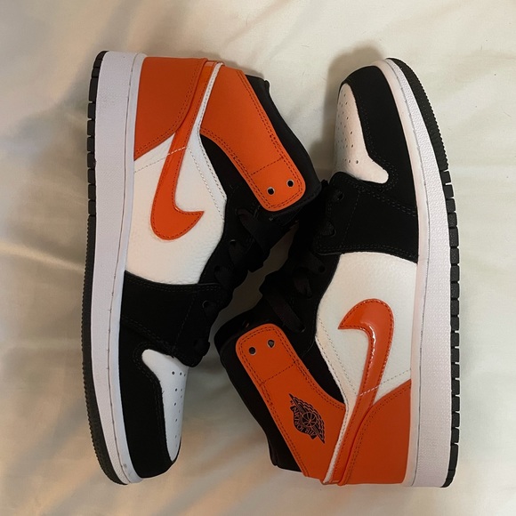Jordan 1 Mid “Shattered Backboard” GS 6.5Y - Picture 3 of 10